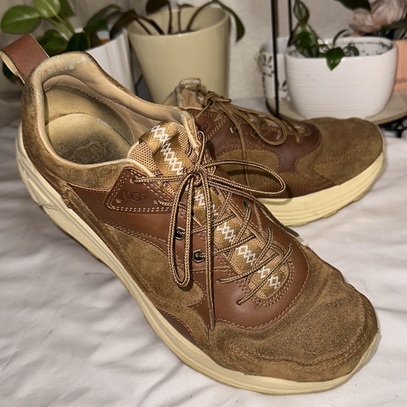UGG Other - UGG MIWP TRAINER LOW SNEAKERS CHESTNUT SIZE 11.5